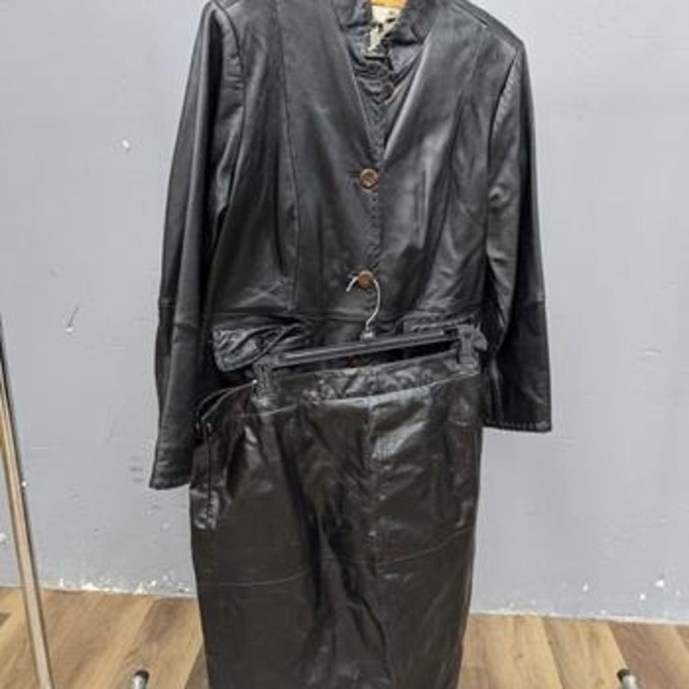 Terry Lewis Classic Luxuries Black Leather Ensemble 1X